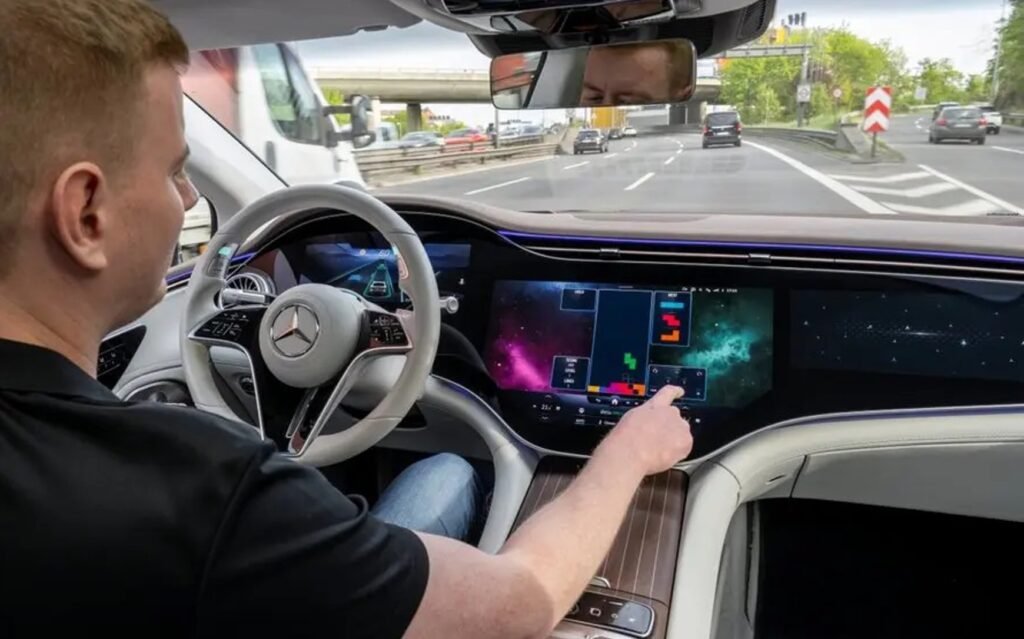 Pierwszy autonomiczny samochód Mercedesa z Drive Pilot