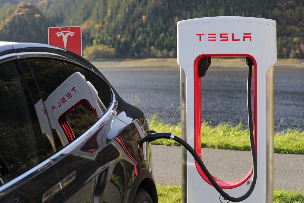 Tesla wprowadziła globalne obniżki cen samochodów