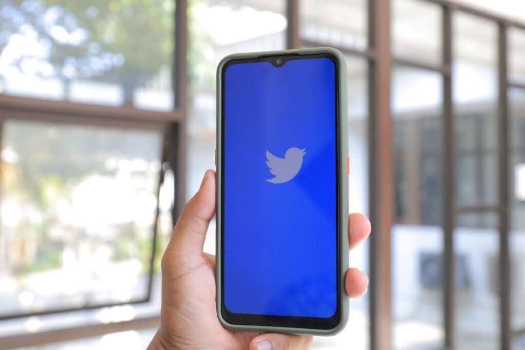 Jak Twitter chce zmotywować do korzystania z subskrypcji Blue