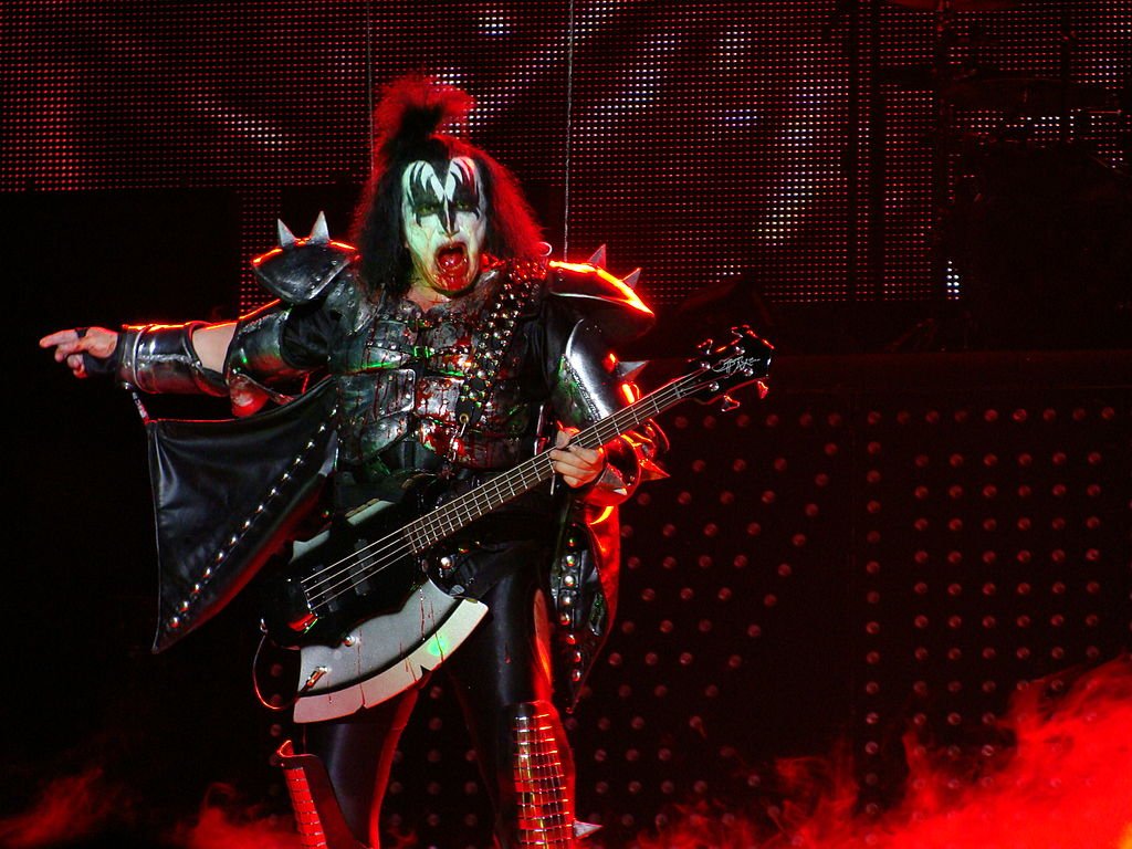 73-letni wokalista KISS zasłabł na scenie