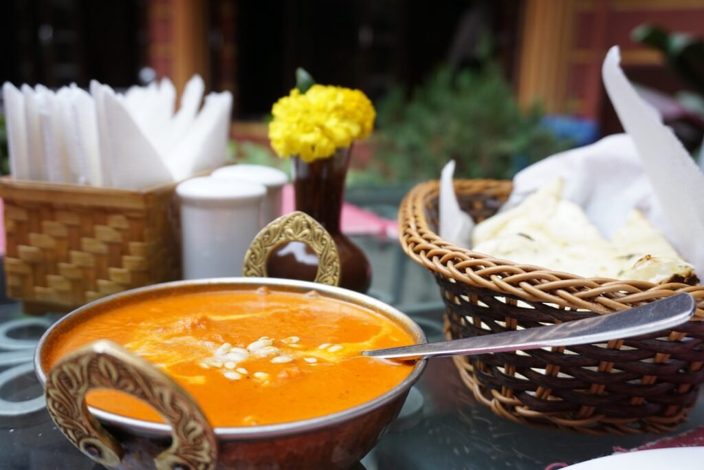 Odkrywamy kuchnię indyjską. Przepis na tradycyjne Butter Chicken