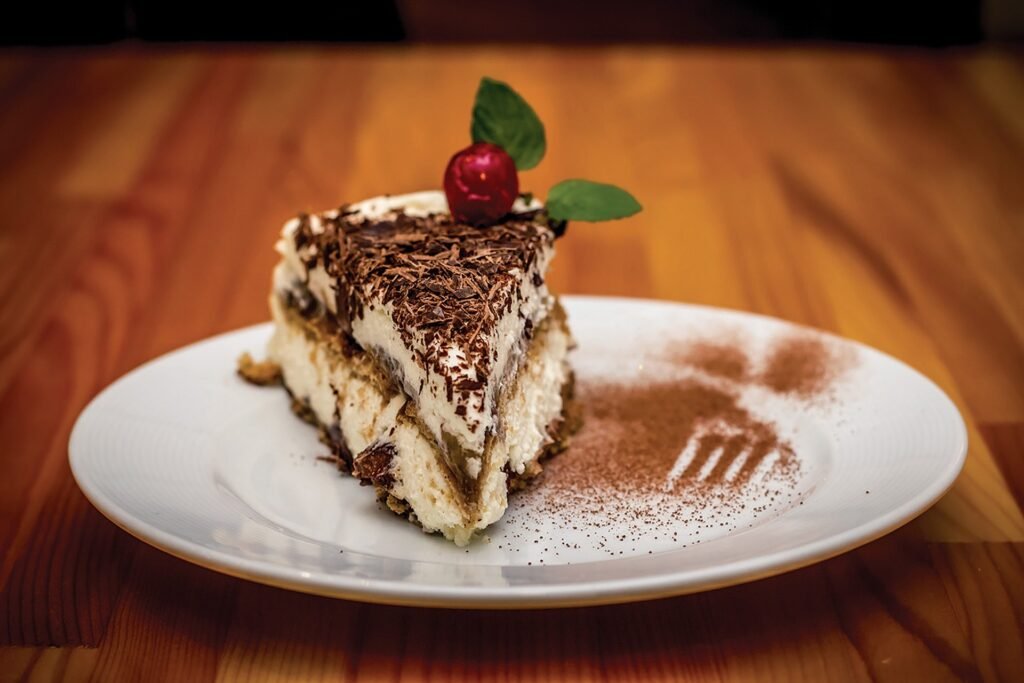 Przepis na tiramisu. Czas na delikatne włoskie ciasto bez pieczenia