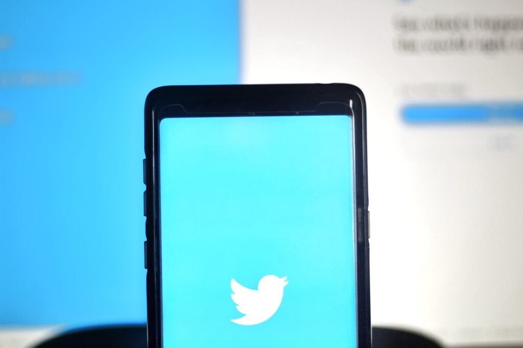 Przepłacona inwestycja Muska? Spadek wartości Twittera