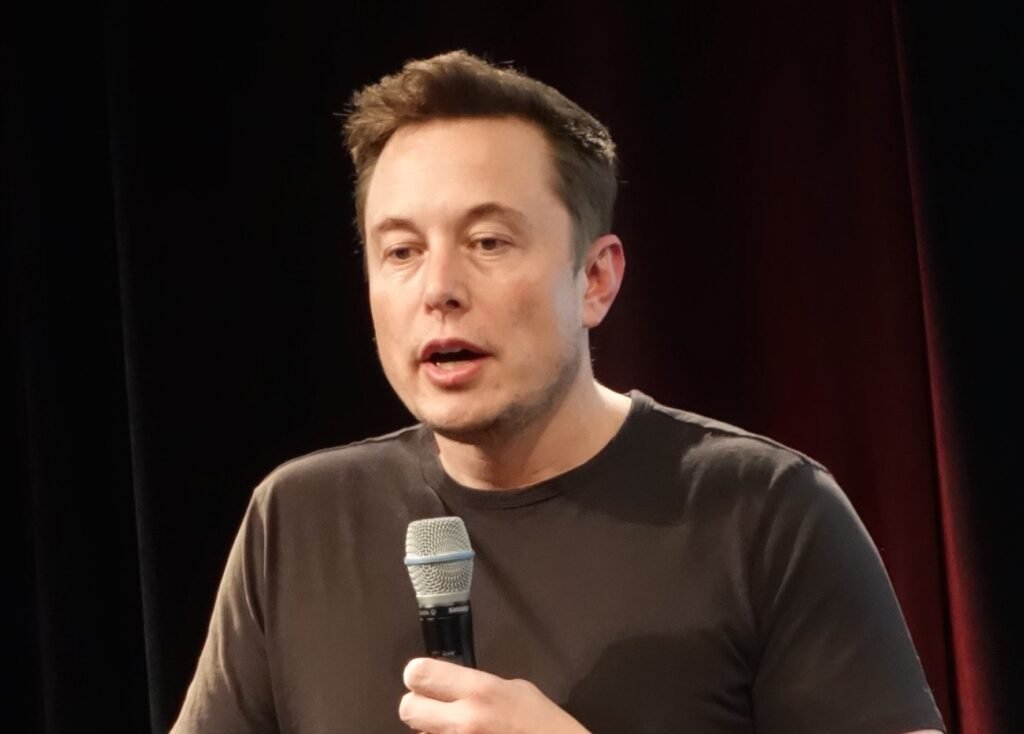 Elon Musk przekształci Twitter w multiplatformę. Czy WeChat jest inspiracją dla miliardera?