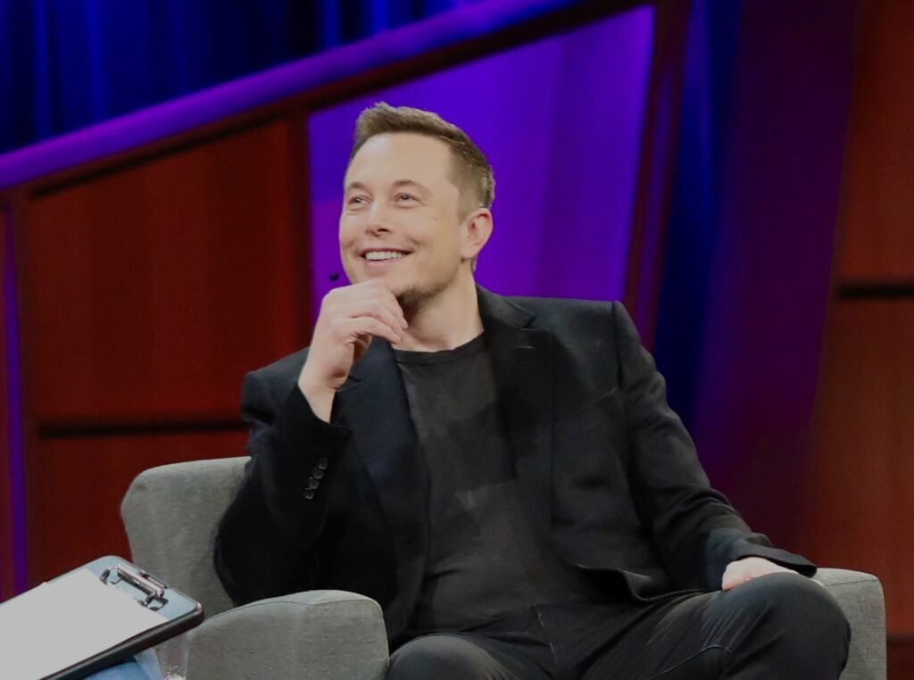 Twitter płonie po ostatnich ograniczeniach. W co gra Elon Musk