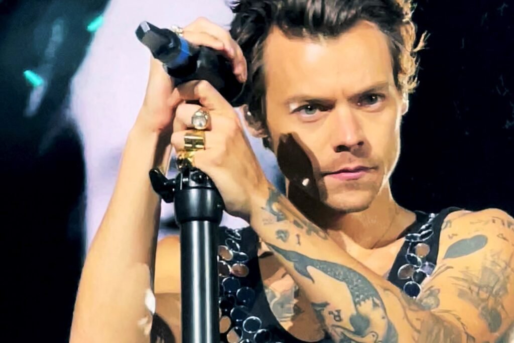 Harry Styles w Polsce. Koncert 2023 i fani koczujący pod PGE Narodowym