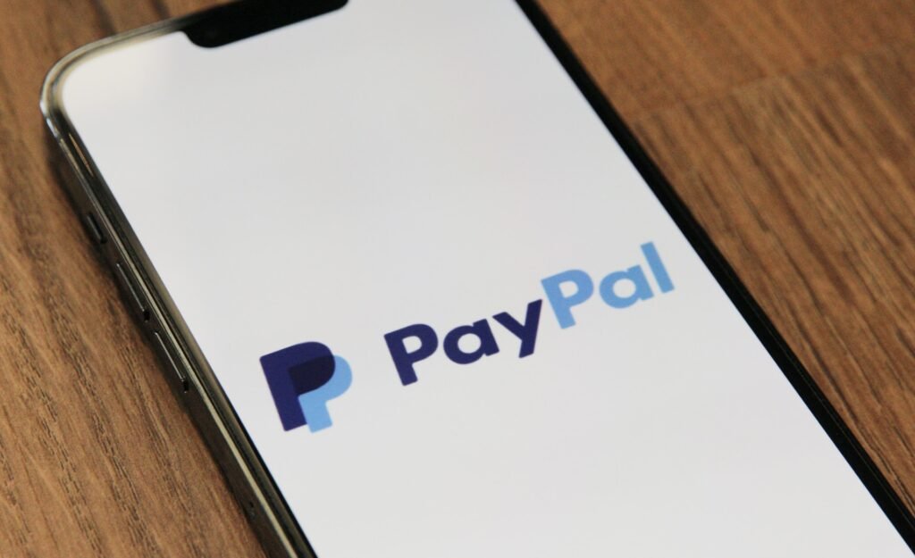 Akcje PayPal spadły po korekcie marży operacyjnej