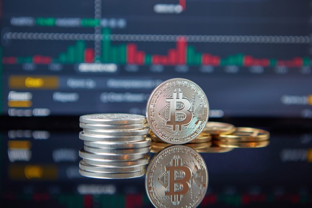 Giełdy finansowe nie są jednomyślne w sprawie kryptowalut. Wszyscy jednak analizują nowe trendy