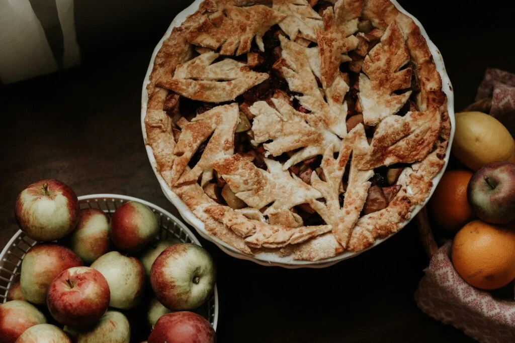 Legendarny american apple pie. Zdradzamy jak przygotować jabłecznik w wersji zza oceanu