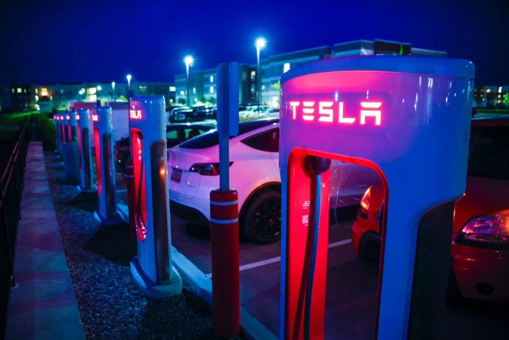 Tesla pracuje nad superkomputerem dla aut