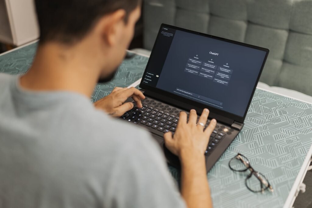 Microsoft chce powstrzymać hakerów korzystających z AI. Firma przyłapała hakerów z Chin, Rosji, Iranu i Korei Północnej na używaniu sztucznej inteligencji