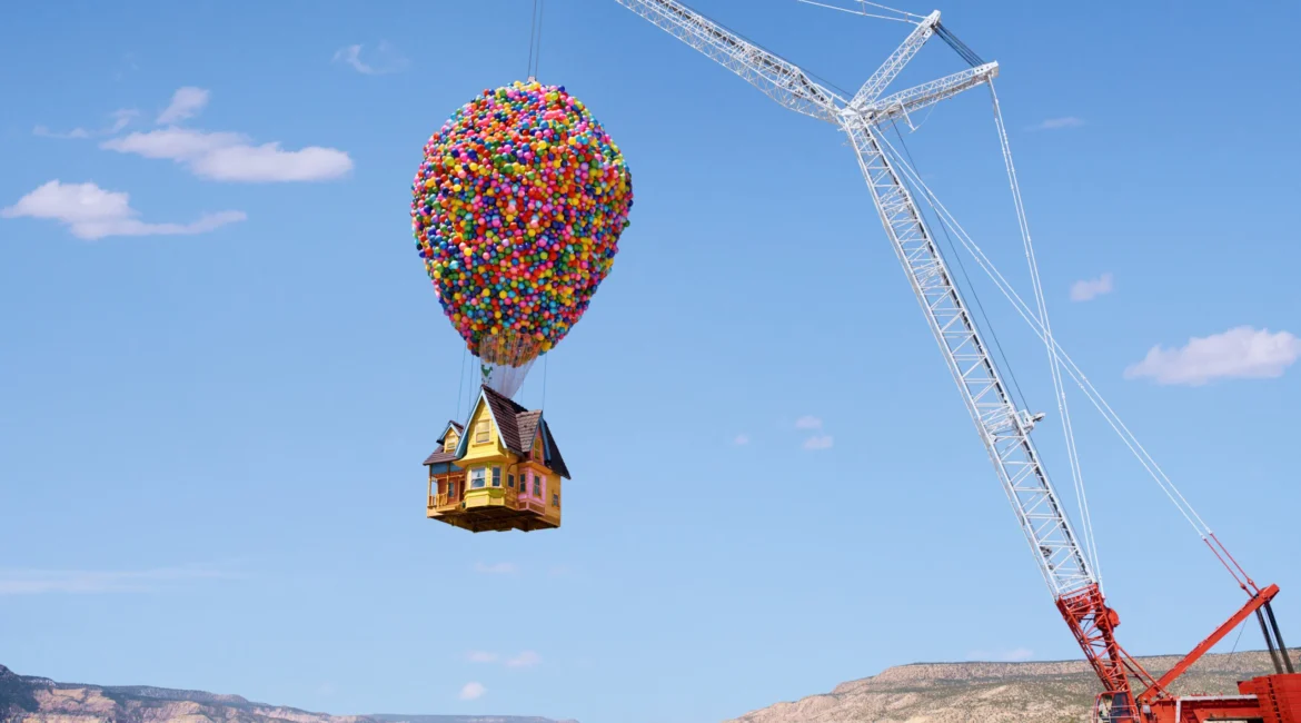 Airbnb i nowatorski projekt Ikony. W ofercie rezydencja X-Mena lub latający dom Up