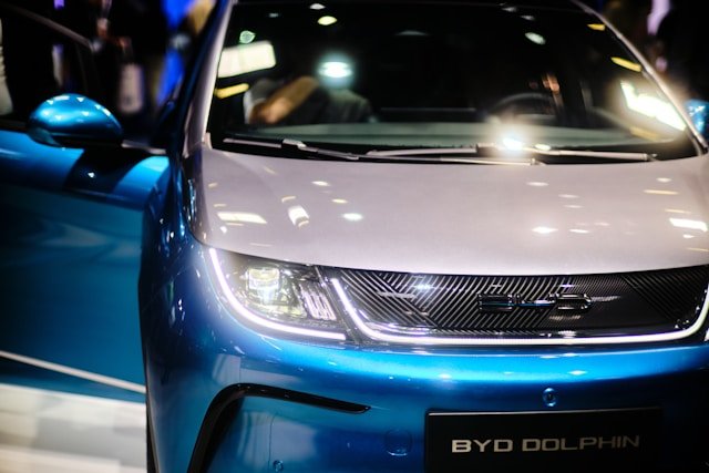 UE nakłada tymczasowe cła na chińskie pojazdy elektryczne. Ochrona europejskiego rynku motoryzacyjnego