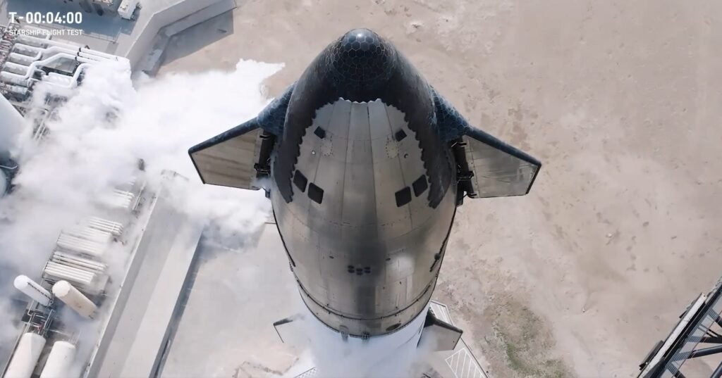 Historyczny sukces SpaceX. Rakieta wspomagająca powróciła na Ziemię po pierwszej próbie!