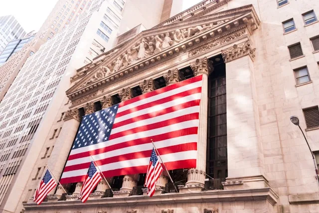 Rynki niepewne przez sytuację w USA, Chiny pod presją gospodarczą