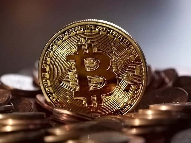 Bitcoin na fali wzrostu przebija poziom 97000 dolarów. Optymizm związany z przyszłością kryptowalut w po wyborach w USA