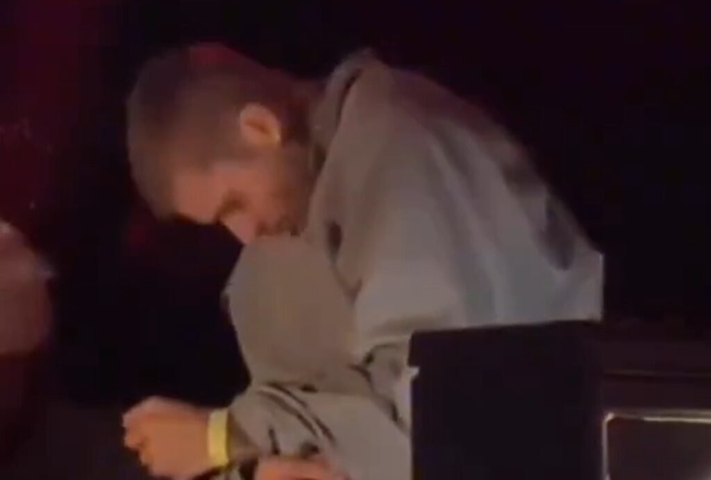 Justin Bieber i jego dziwne zachowanie na festiwalu: „Nie wygląda OK”