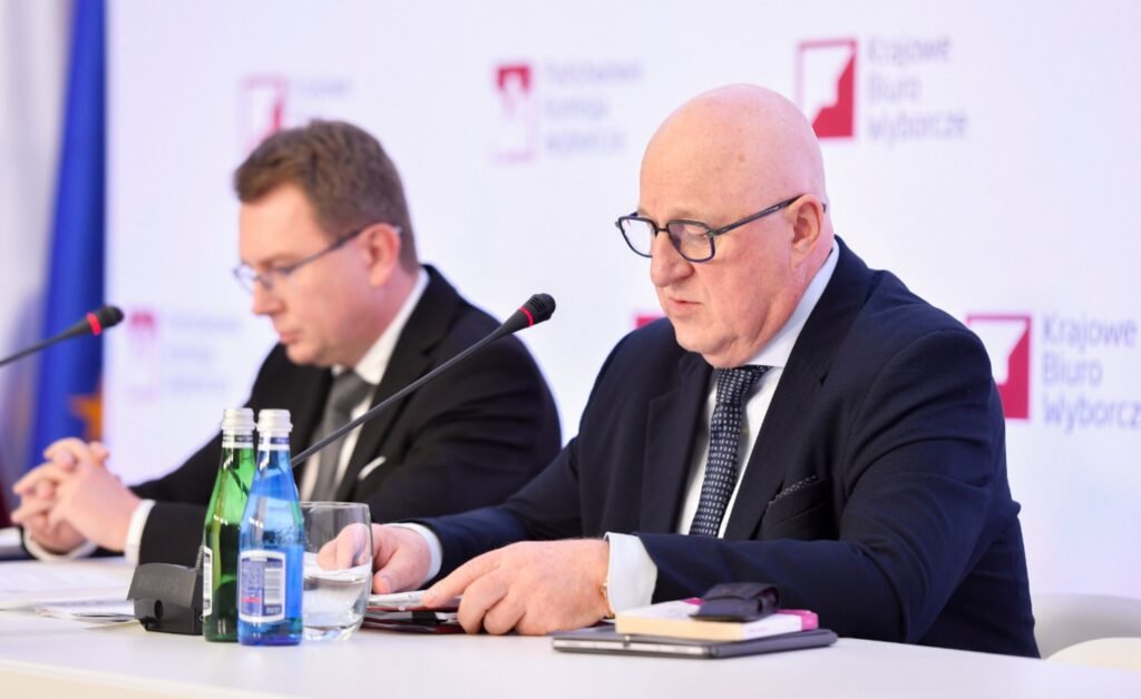 Najnowsze wyniki wyborów late poll Ipsos z rana. Trzaskowski i Nawrocki w drugiej turze, idą łeb w łeb