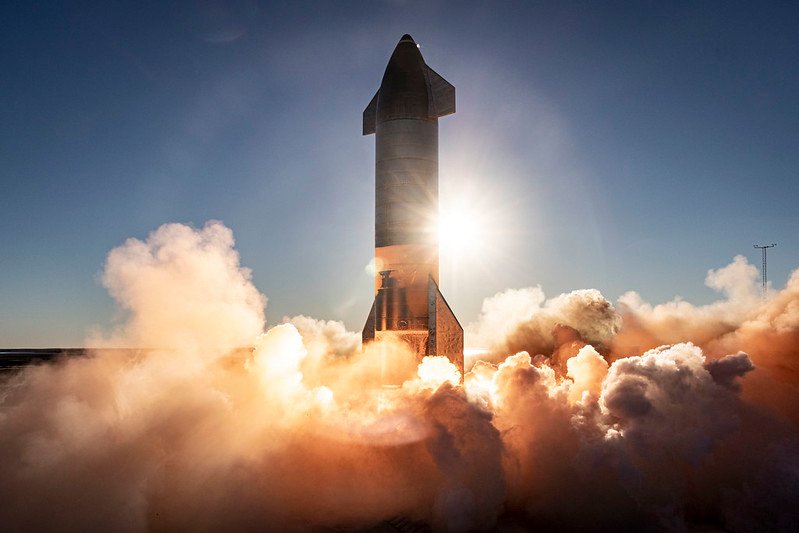 SpaceX intensyfikuje prace nad Starshipem, planując misję na Marsa w 2026 roku
