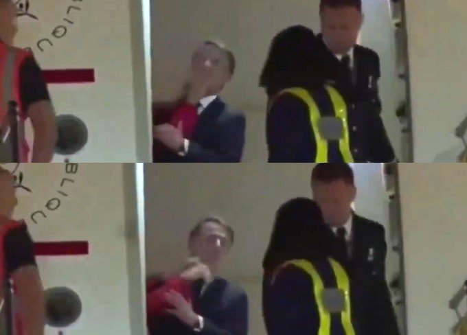 Macron sprowadzony plaskaczem na ziemię! Zobacz jak francuska pierwsza dama zadaje cios w samolocie!