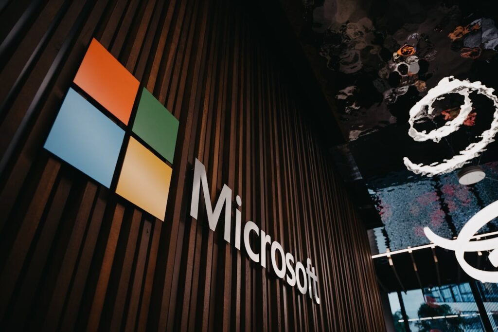 Microsoft wyprzedza konkurencję, Phi 4 dorównuje największym modelom AI
