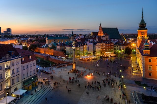 Weekendowa prognoza pogody: słońce, przelotne deszcze i lekkie ochłodzenie nad Mazowszem