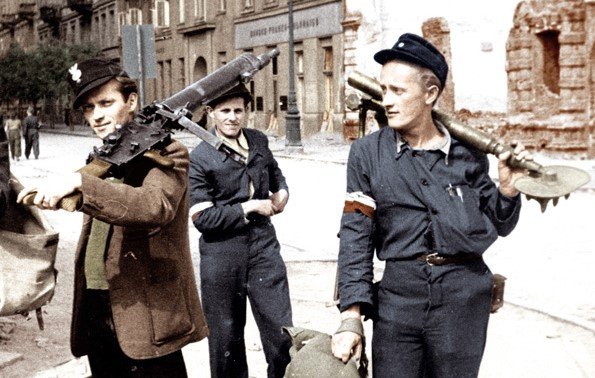 Powstanie Warszawskie: 63 dni heroicznej walki o wolność i godność narodu. Kalendarium dzień po dniu