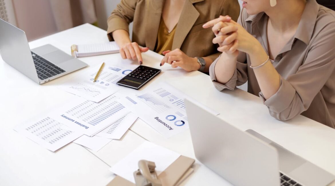 KSeF nadchodzi wielkimi krokami! Od 2026 roku każda firma musi rozliczać się w nowym systemie – jak się przygotować?