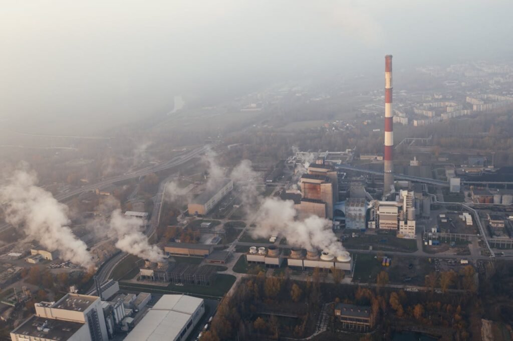 Polska produkcja przemysłowa nadal w dół, mimo minimalnej poprawy wskaźnika PMI