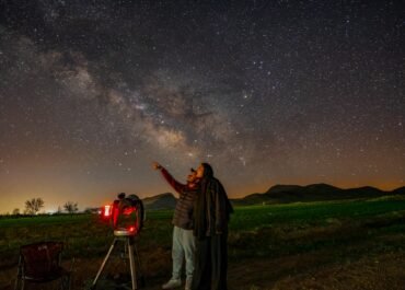 Listopad pod znakiem przemian – astrologiczne prognozy dla wszystkich znaków zodiaku