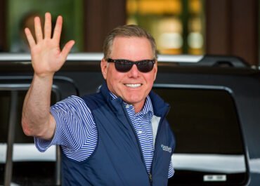 Upadek czy odrodzenie? Warner Bros. Discovery na sprzedaż – oferty gigantów wywołały panikę w Hollywood!